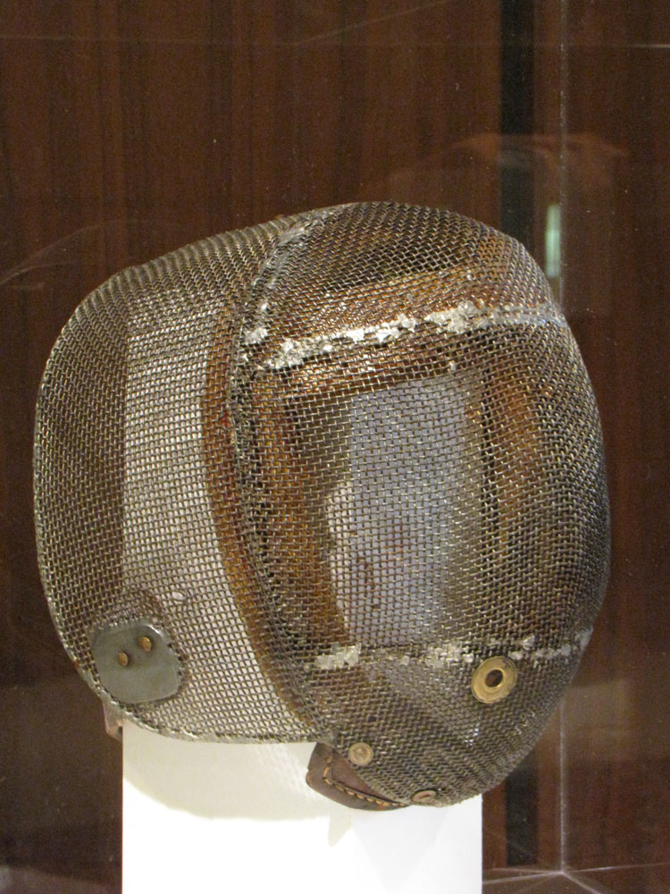 Mask used on patients with the pica disorder