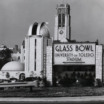 Entrance Sign to the Glass Bowl