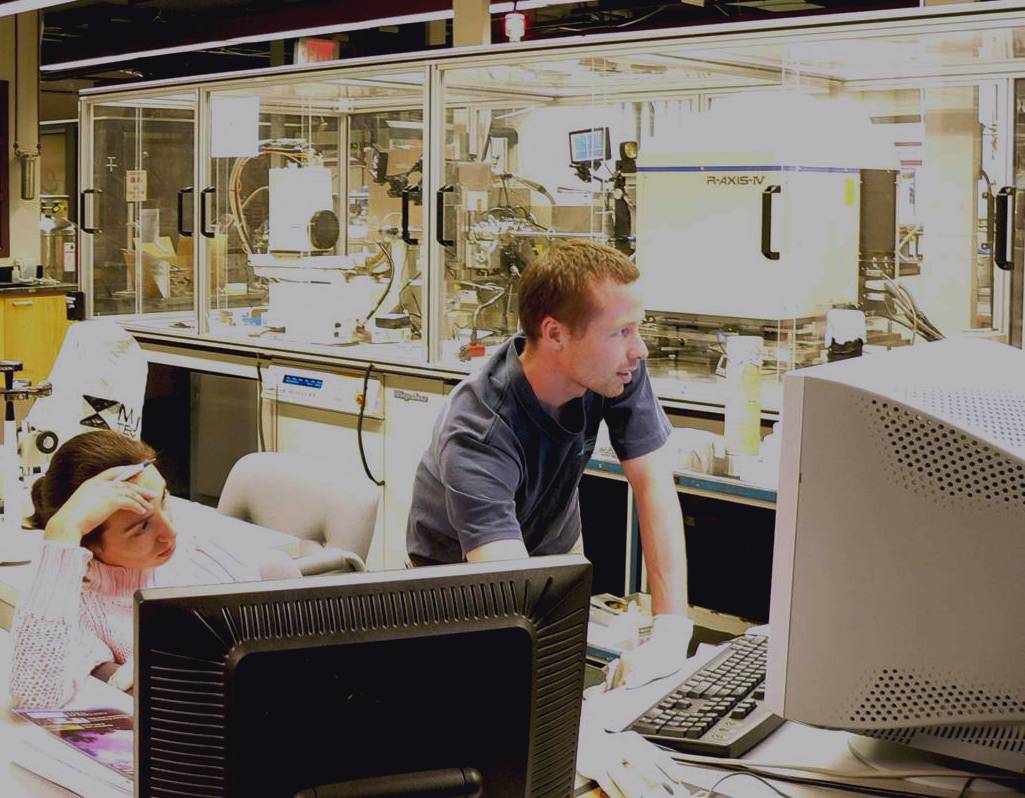 Rigaku FR-E High Brilliance x-ray generator with R-AXIS IV and Saturn 92 detectors