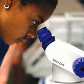 photo woman microscope