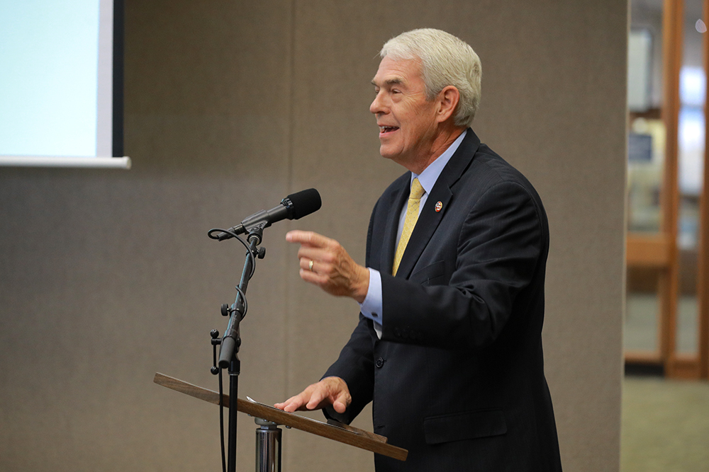 Ohio Chancelor Randy Gardner addresses the audience at the Founder's Day Lecture