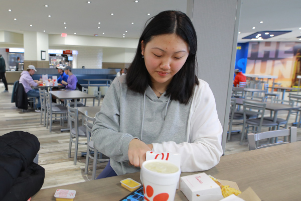 Students eating lunch in the Student Union