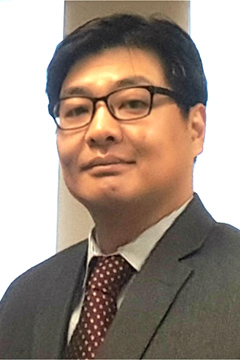 Euisung Jung headshot