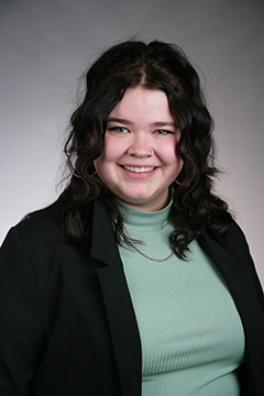 Mackenzie Box headshot