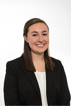 Lauren Knauss headshot