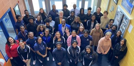 The Young Executive Scholars (Y.E.S.) Program culminated its 2022 curriculum with a breakfast sendoff at the Jones Leadership Academy of Business (JLAB) on Monday, Dec. 12. 