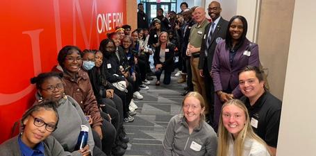 The Young Executive Scholars (Y.E.S.) from The Jones Leadership Academy of Business (JLAB) visited a Toledo accounting firm, Gilmore Jasion Mahler (GJM), on Tuesday, Nov. 15. 