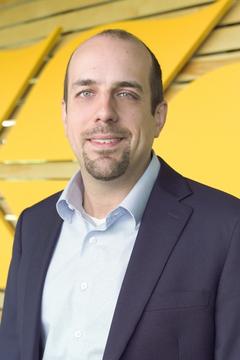 Pete Holland headshot