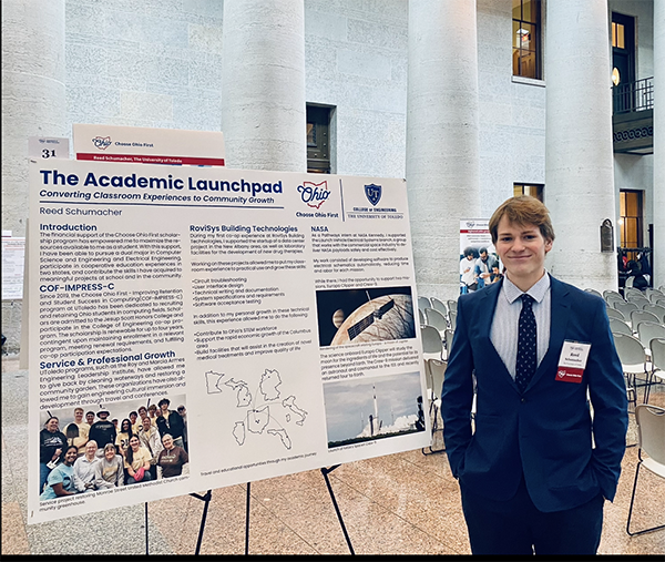 student at scholar showcase