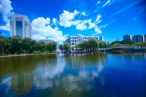 Yanshan University bridge over pond