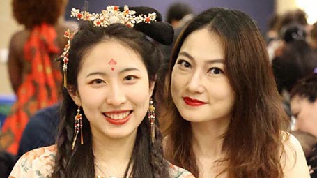 two women dressed in Chinese traditional clothing