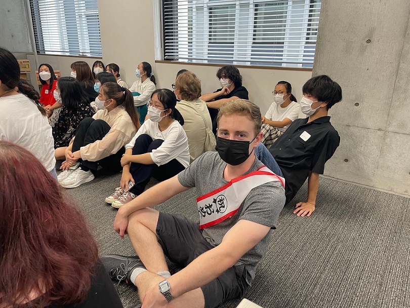 wearing masks in japan