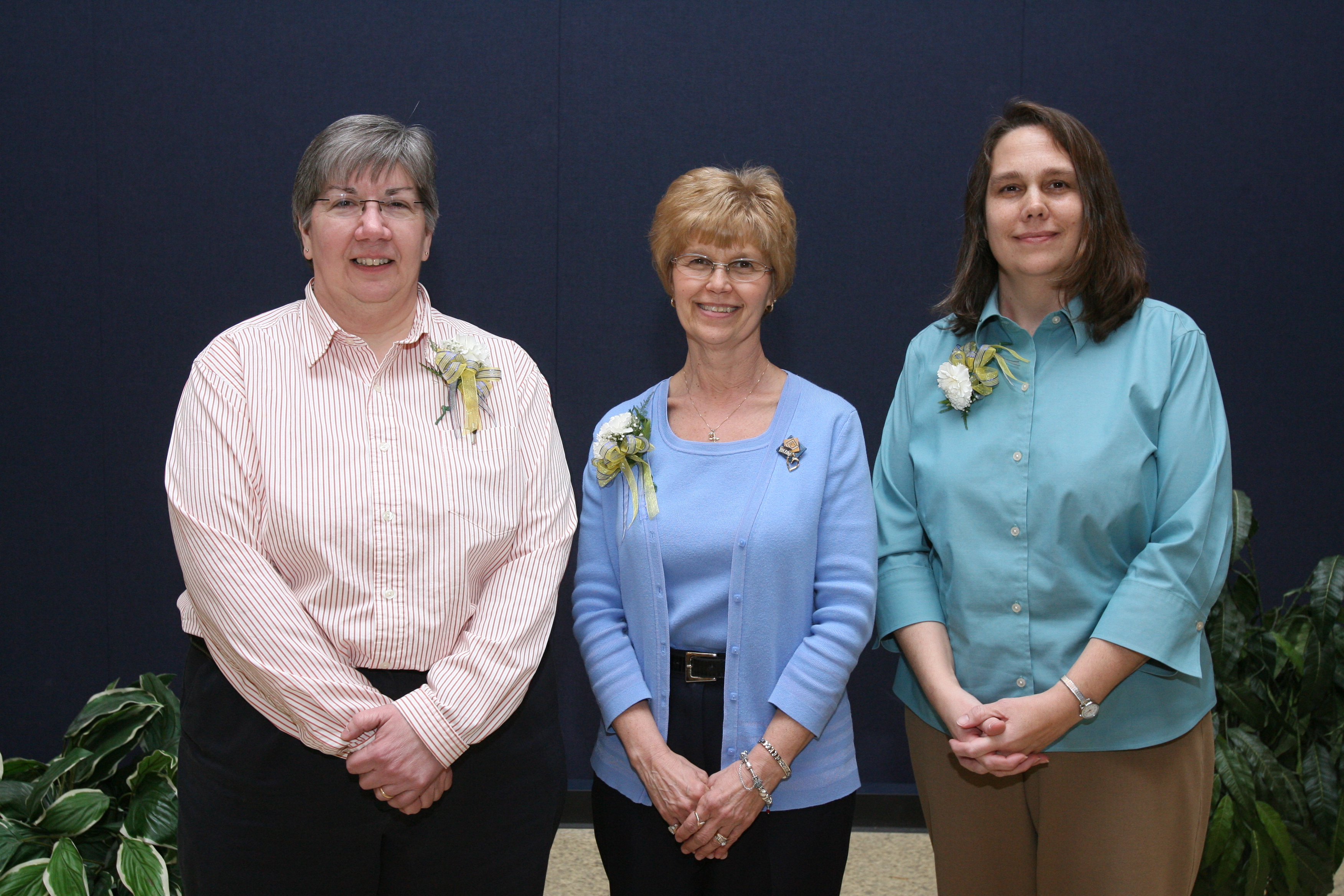 Color image of the 2009 Outstanding Women Award recipients