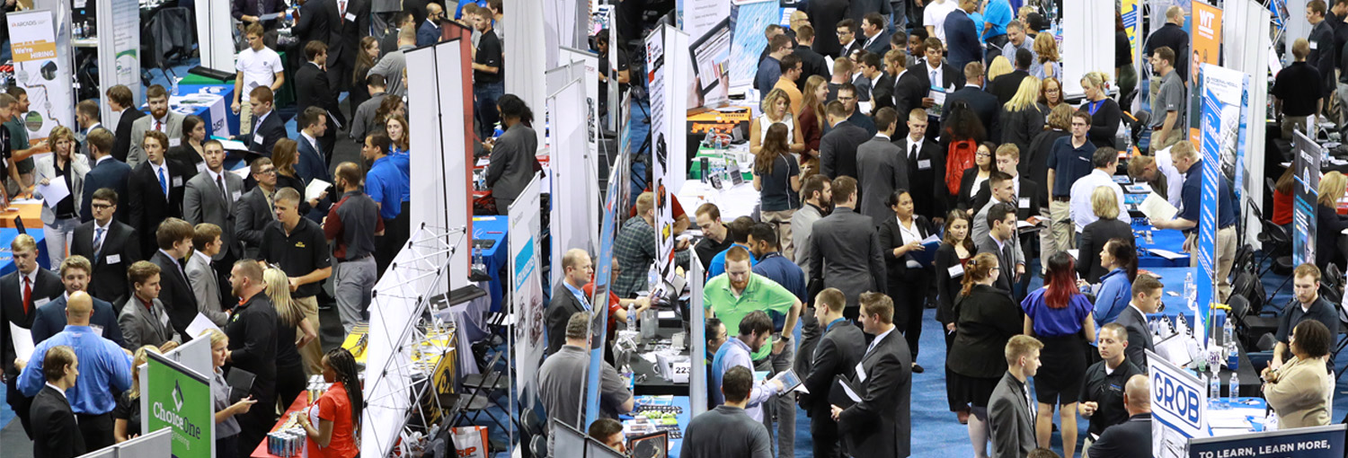 croweded career expo live in savage arena