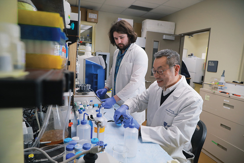 UToledo doctors working in a laboratory