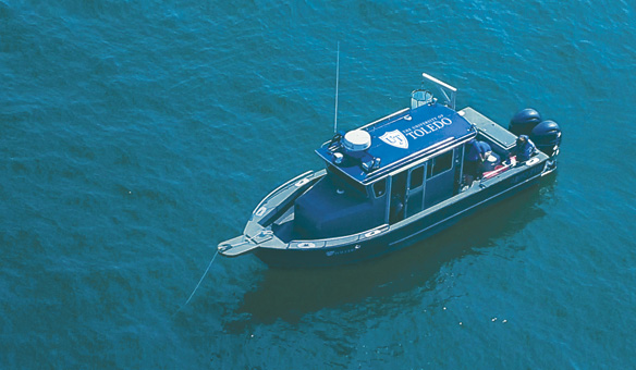 UToledo research vessel on Lake Erie