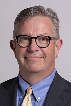 Robert Schultz headshot