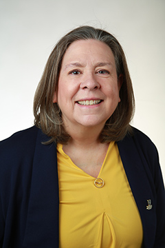Angela Riddel headshot