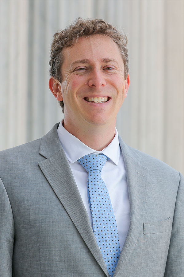 Evan Zoldon headshot