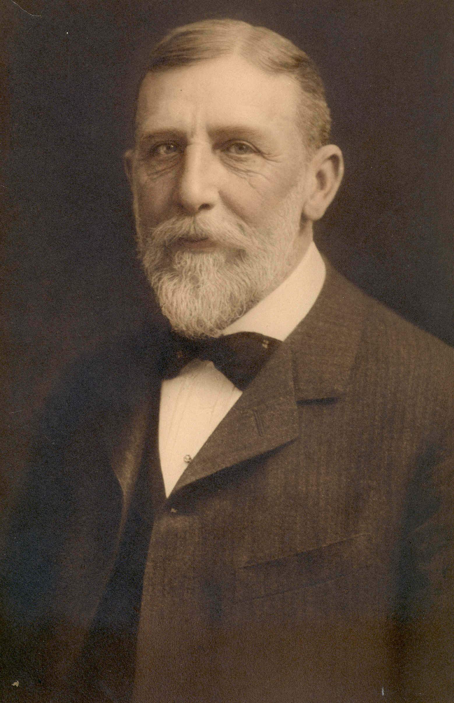 William Eliot Smith, founder of the Illinois Glass Company
