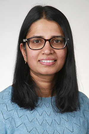 Headshot of Dr. Mounika Polavarapu