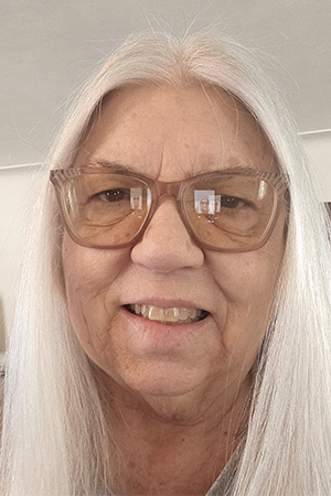 Headshot of Tina Riffner