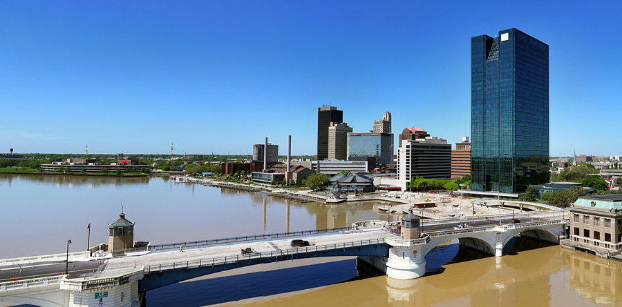A skyline photo of downtown Toledo