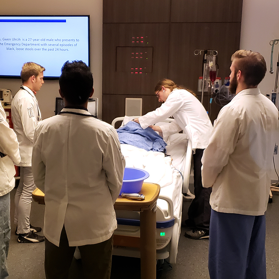 Foundational Science Students Working in the UToledo Simulation Center