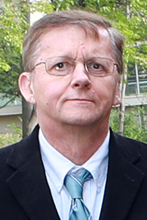 Headshot of Dr. Stanislaw Stepkowski