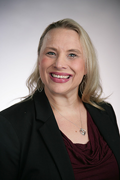 Anna George headshot