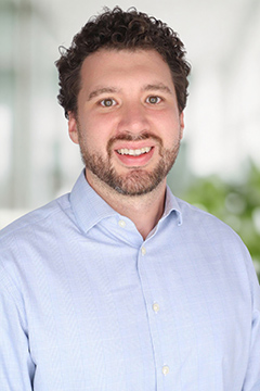 Steven Dajnowicz headshot