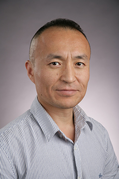 Jeongoo Cheh headshot