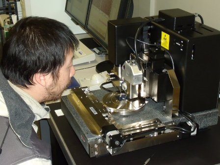 Jian Li using the Atomic Force Microscope