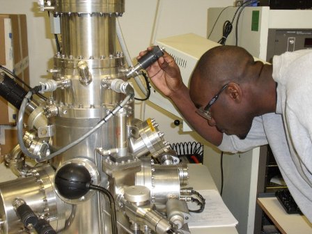 Theo using the Scanning Auger