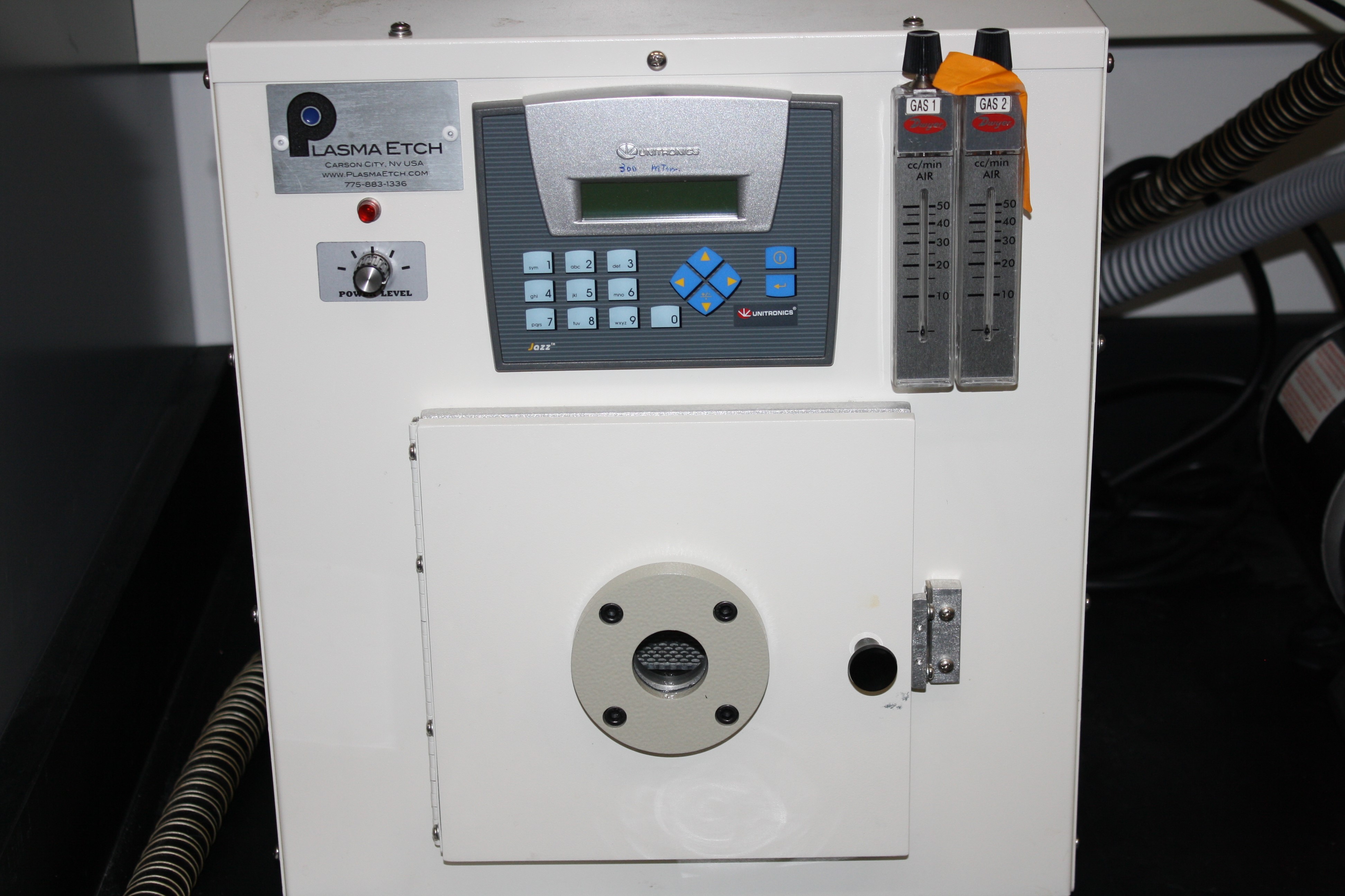 Plasma cleaner