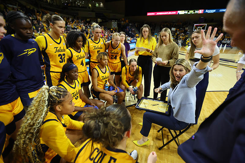 womens basketball game