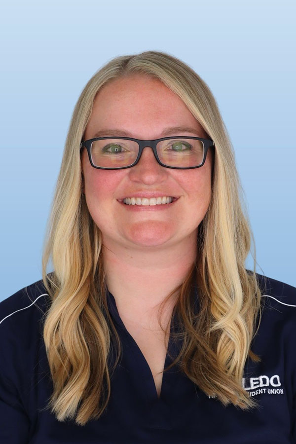 lindey kline headshot