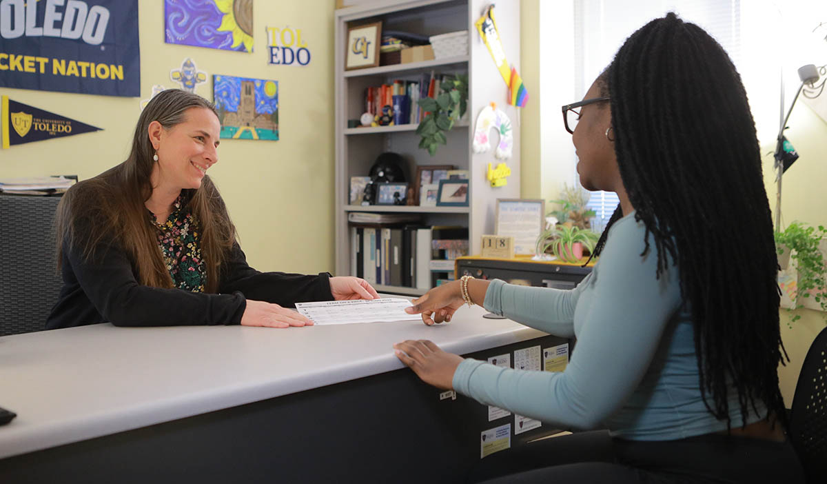 student meeting with an academic advisor