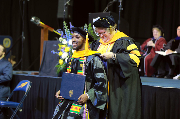 graduate student hooding