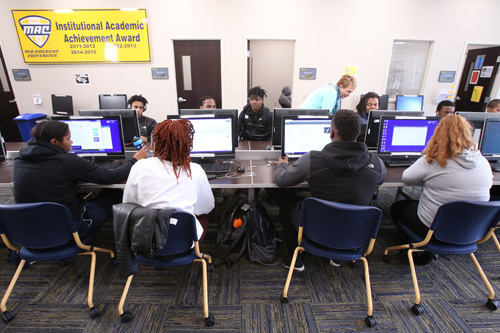 Computer lab full of students